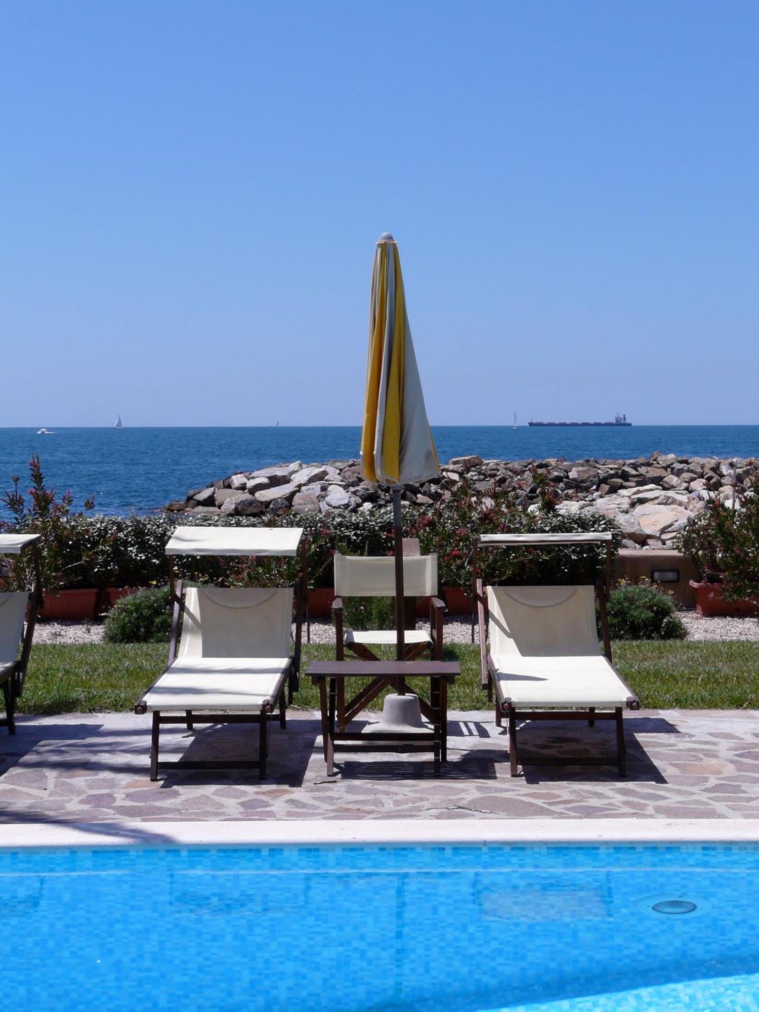 Sunbay Park Hotel Civitavecchia Exterior foto