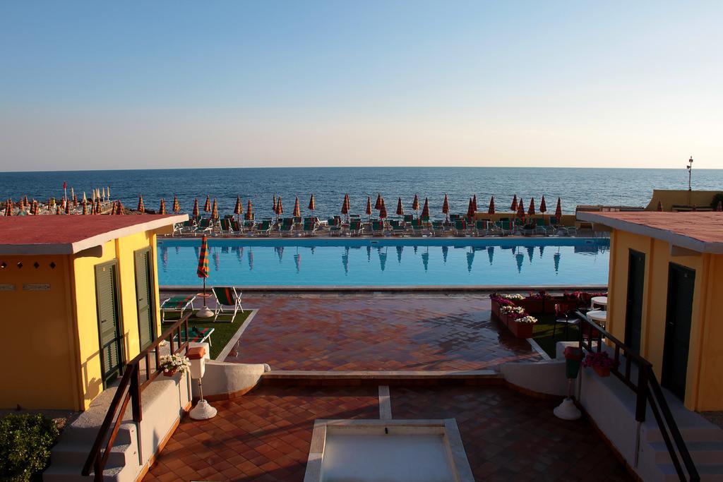 Sunbay Park Hotel Civitavecchia Exterior foto